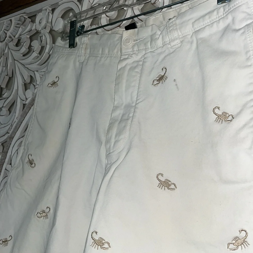 J Crew White Broken In Embroidered Scorpion Cut Off Bermuda Shorts Mens sz31 EUC